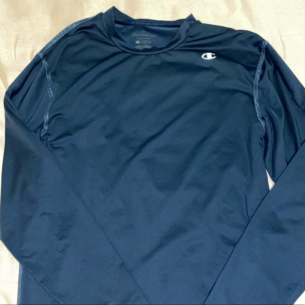 Men’s champion dri- fit. Size large